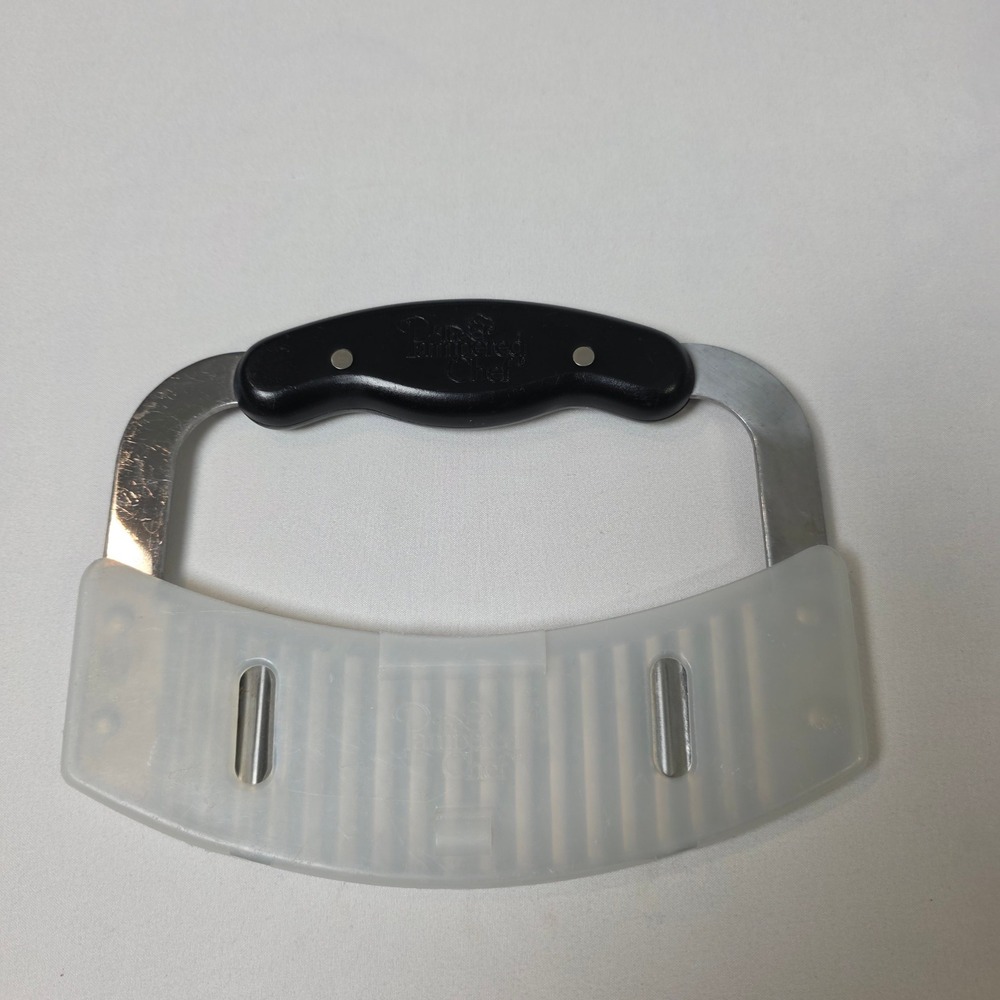 The Pampered Chef Crinkle Cutter Wavy Stainless Blade Slicer with Blade Guard
